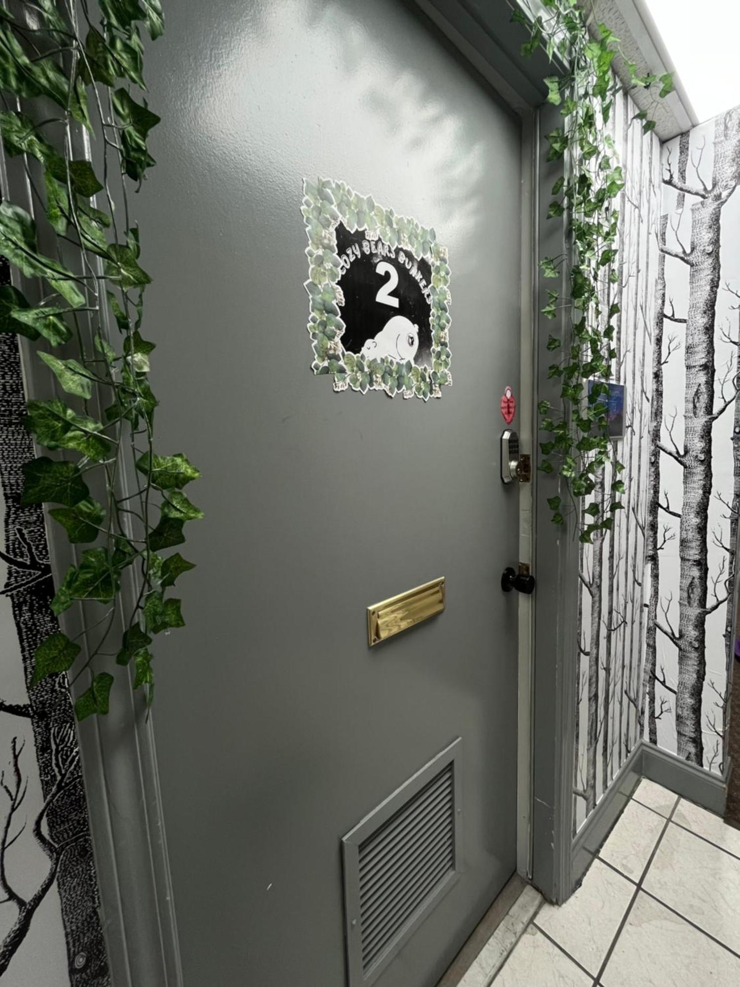 Cozy Bears Bunkers Hostel *